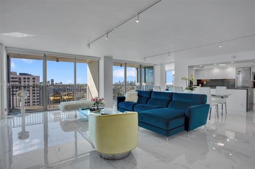 ph0608-2655 Collins Ave, Miami Beach, FL, 33140-4726 | Card Image