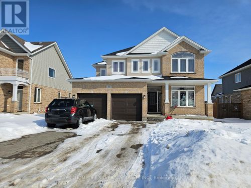 35 Balmoral Lane, Thamesford, ON, N0M2M0 | Card Image