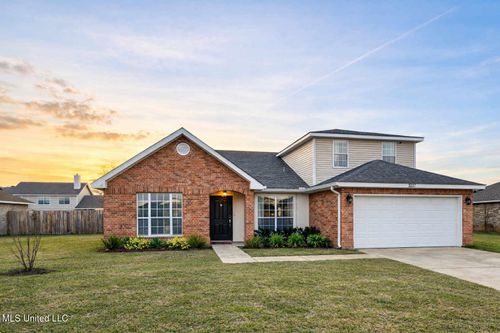 3217 Rachel Ln, Ocean Springs, MS, 39564-2867 | Card Image