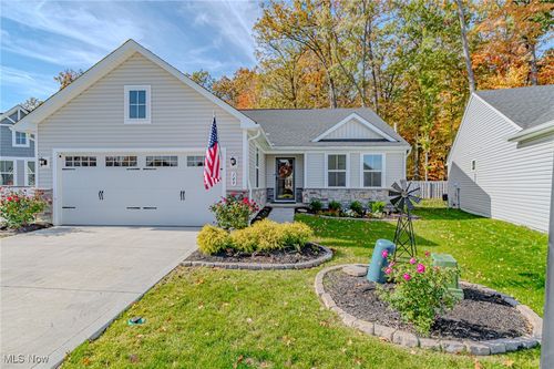 149 Eagle Cir, Amherst, OH, 44001-3807 | Card Image
