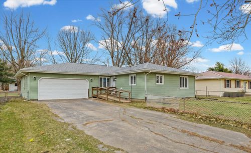 10 E Locust St, Ashmore, IL, 61912-9563 | Card Image