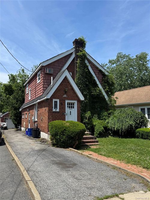 1900 Carleton Pl, North Baldwin, NY, 11510-2231 | Card Image