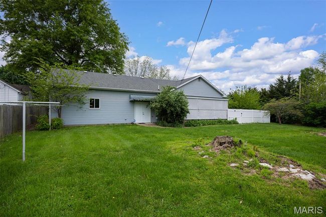 418 E Maple St, House other with 3 bedrooms, 2 bathrooms and 2 parking in Gillespie IL | Image 26