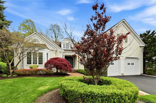 41 Evergreen Cir, Manhasset, NY, 11030-3934 | Card Image