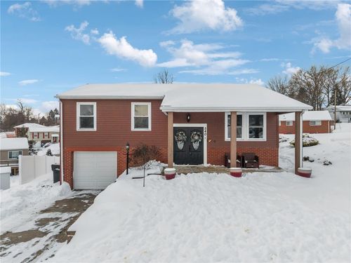 540 Greenfield Ct, Irwin, PA, 15642-2633 | Card Image