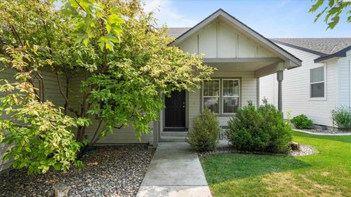 146 Henley Dr, Pasco, WA, 99301-6130 | Card Image