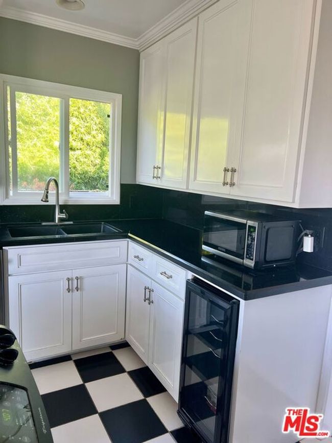 4209 E Theresa St, House other with 2 bedrooms, 1 bathrooms and null parking in Long Beach CA | Image 5