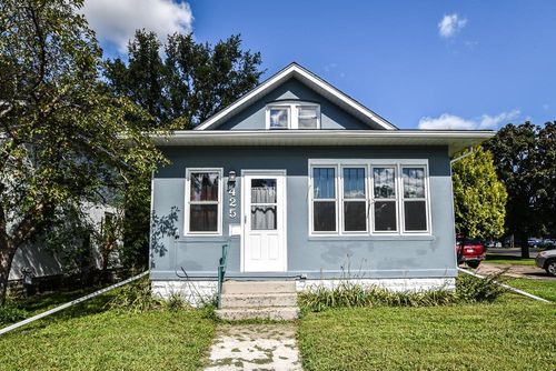 425 Brainerd Ave, Saint Paul, MN, 55130-3507 | Card Image