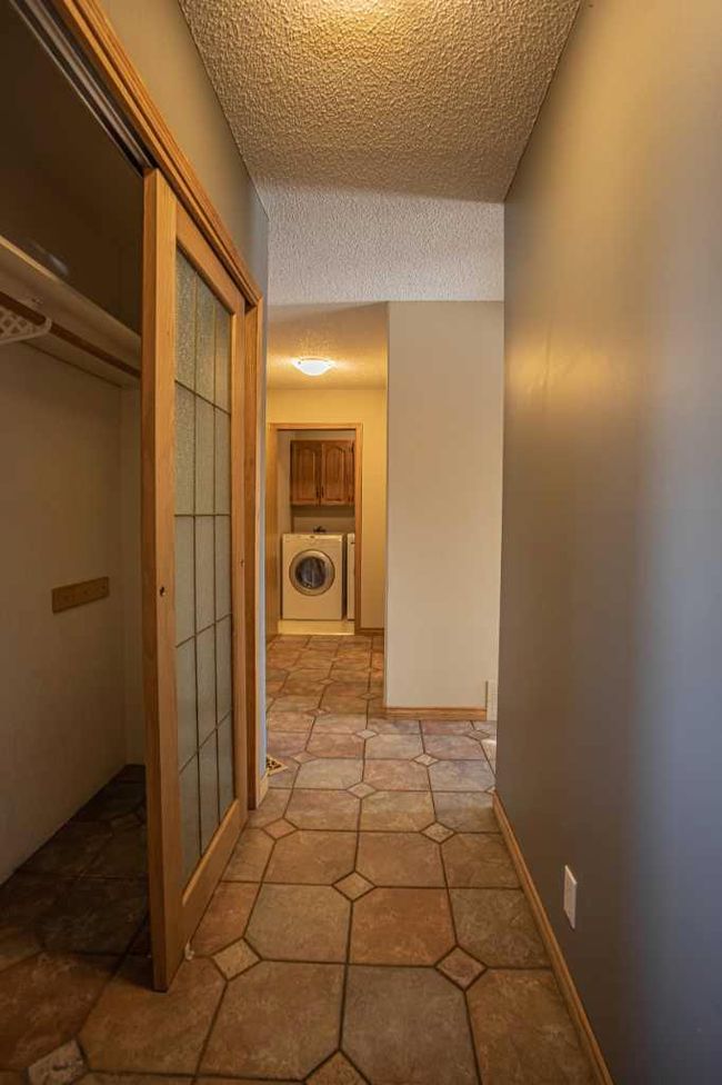 10701 104 Street, House other with 4 bedrooms, 3 bathrooms and 4 parking in High Level AB | Image 19