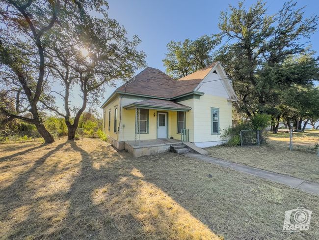 901 S Walnut St, House other with 3 bedrooms, 2 bathrooms and null parking in BRADY TX | Image 5