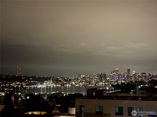 304-4020 Aurora Ave N, Seattle, WA, 98103-7880 | Card Image