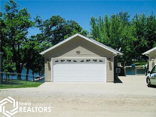 174 Center Point Dr, Montezuma, IA, 50171 | Card Image
