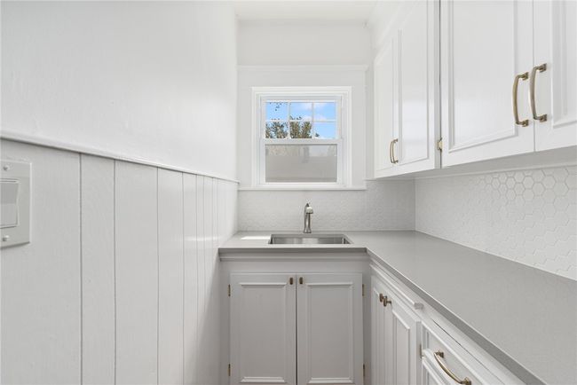 65 12 Th St, Home with 4 bedrooms, 2 bathrooms and 4 parking in Providence RI | Image 31
