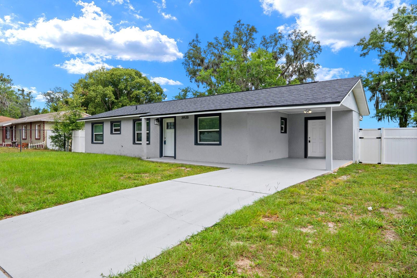 Residential in ZEPHYRHILLS 2