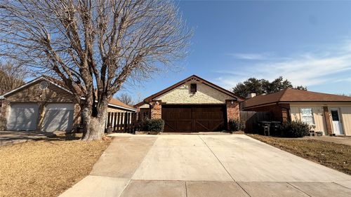 6841 Ashbury Dr, Fort Worth, TX, 76133-5878 | Card Image