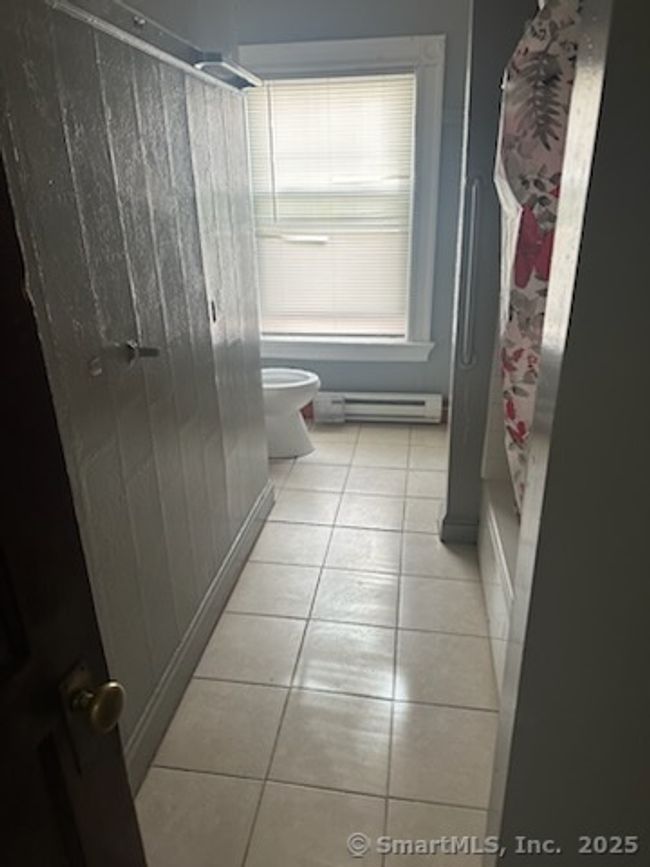 251 S Marshall St, Home with 11 bedrooms, 3 bathrooms and 4 parking in Hartford CT | Image 13
