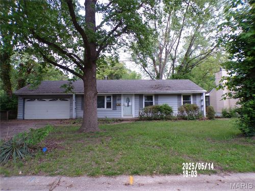 15 Shireford Ln, Ferguson, MO, 63135-1660 | Card Image