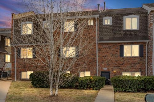 8630 W 85th St, Overland Park, KS, 66212-2712 | Card Image