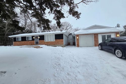 11490 Simcoe St, Port Perry, ON, L9L1B3 | Card Image