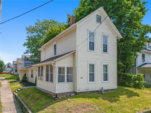 477 Allyn St, Akron, OH, 44304-1850 | Card Image