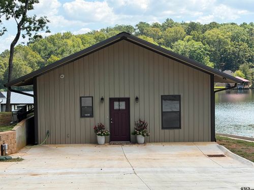 2424 Lake Park Ln, Jacksonville, TX, 75766-8846 | Card Image