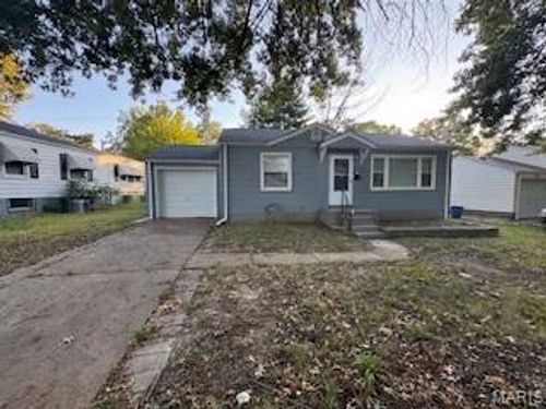 10130 Newbold Dr, Saint Louis, MO, 63137-2028 | Card Image