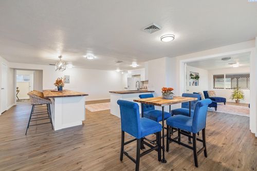 104105 E Badger Rd, Kennewick, WA, 99338-9100 | Card Image