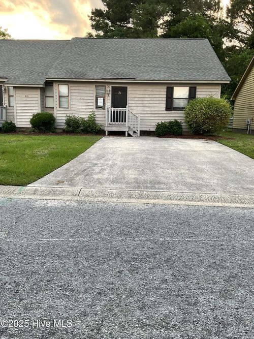 b-201 Wyndham Cir, Greenville, NC, 27858-1660 | Card Image