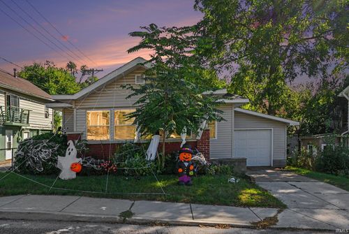 708 Liberty Dr, Mishawaka, IN, 46545-5907 | Card Image