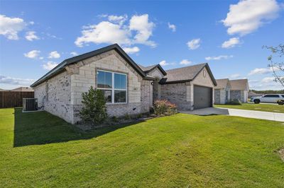 601 Violet Drive, House other with 4 bedrooms, 2 bathrooms and null parking in Tolar TX | Image 3