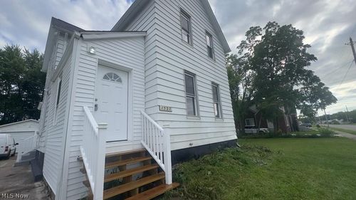 1527 W 19th Street, Lorain, OH, 44052 | Card Image