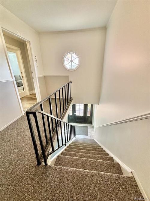 unit-201-803 Plate St, Rochester, MI, 48307-1651 | Card Image