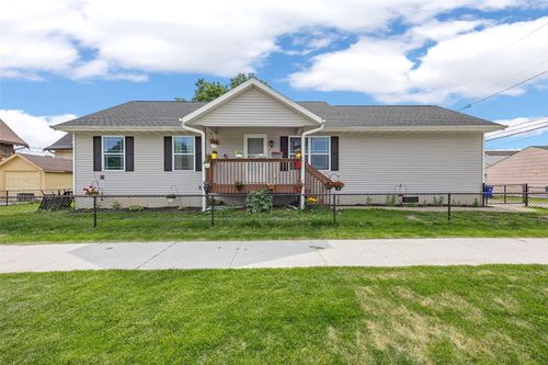 423 10th St, Cedar Rapids, IA, 52405-3806 | Card Image
