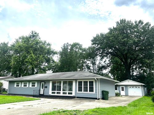 6 Charles Dr, Centralia, IL, 62801-4345 | Card Image