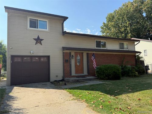 31666 E Ditner Dr, Rockwood, MI, 48173-1015 | Card Image