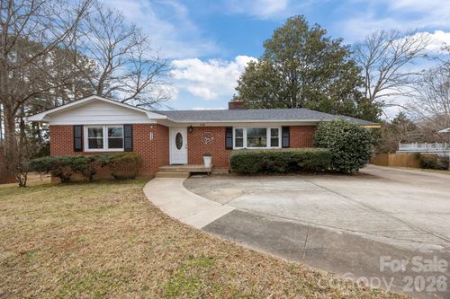 275 Tanner St, Rutherfordton, NC, 28139-3143 | Card Image