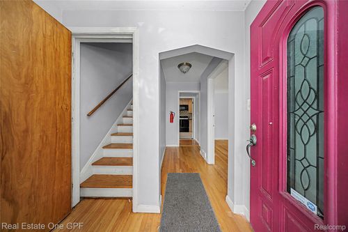 506 W 12 Mile Rd, Royal Oak, MI, 48073-4039 | Card Image