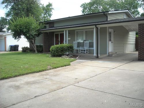 1340 Central Pkwy, Florissant, MO, 63031-2504 | Card Image