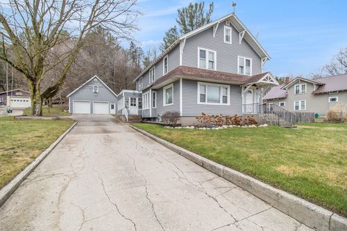 4877 1st St, New Era, MI, 49446-9608 | Card Image