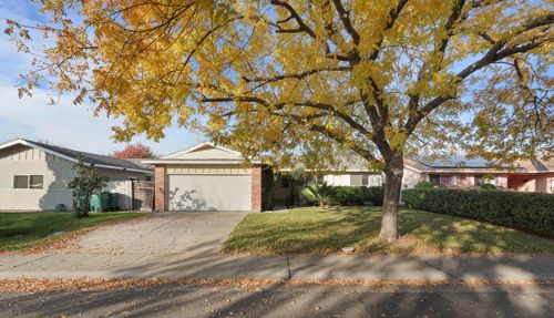 741 Dundee Way, Stockton, CA, 95210-1827 | Card Image