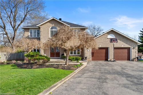 266 Sumach Dr, Burlington, ON, L7T0B5 | Card Image