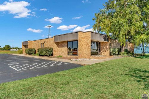 2420 Nw Button Rd, Topeka, KS, 66618-1410 | Card Image