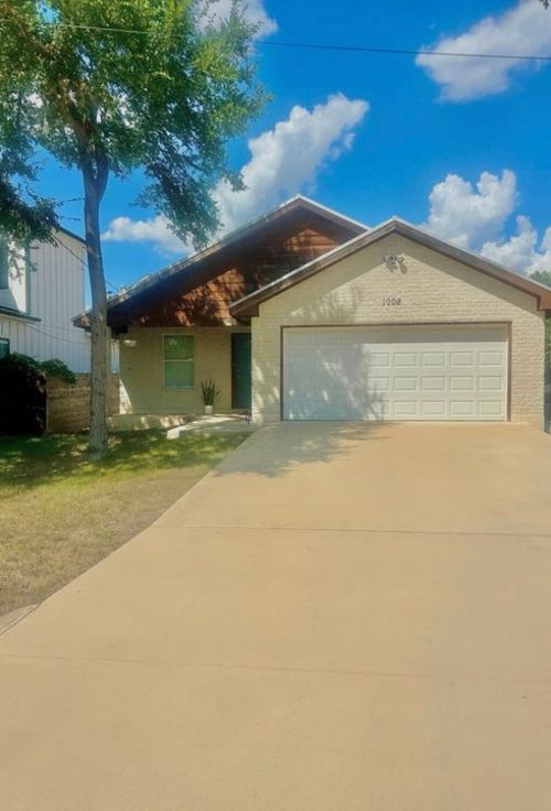 1008 N Bishop St, San Marcos, TX, 78666-2702 | Card Image