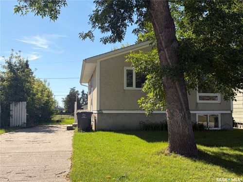 3347 3rd Avenue E, Carrot River, SK, S0E0L0 | Card Image