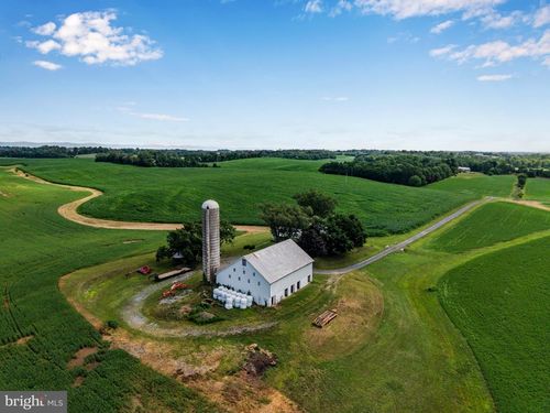 2 Forgedale Dr, CARLISLE, PA, 17015-4381 | Card Image