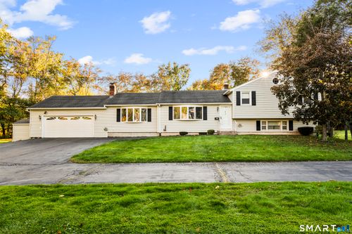 11 Peters Ct, North Haven, CT, 06473-3824 | Card Image