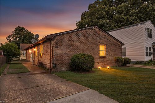 2305 Palmyra St, Norfolk, VA, 23513-4320 | Card Image