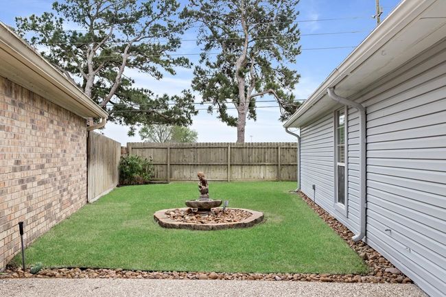 961 Green Meadow St, House other with 3 bedrooms, 2 bathrooms and null parking in Beaumont TX | Image 18