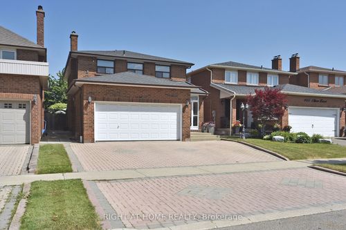 136 Oliver Lane, Maple, ON, L6A1B1 | Card Image