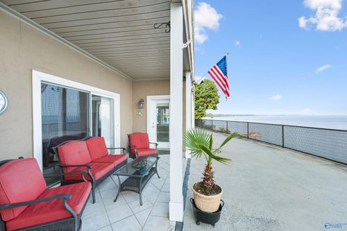 b6-5590 Bay Village Dr, Athens, AL, 35611-3710 | Card Image